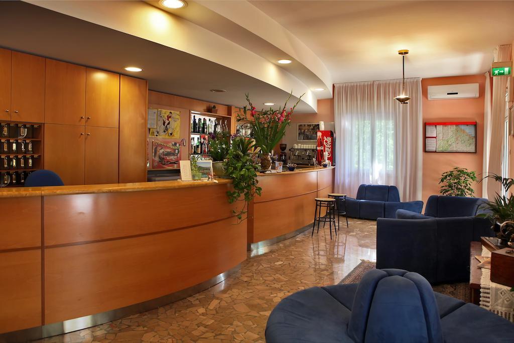 Albergo Centopini Джеммано Экстерьер фото