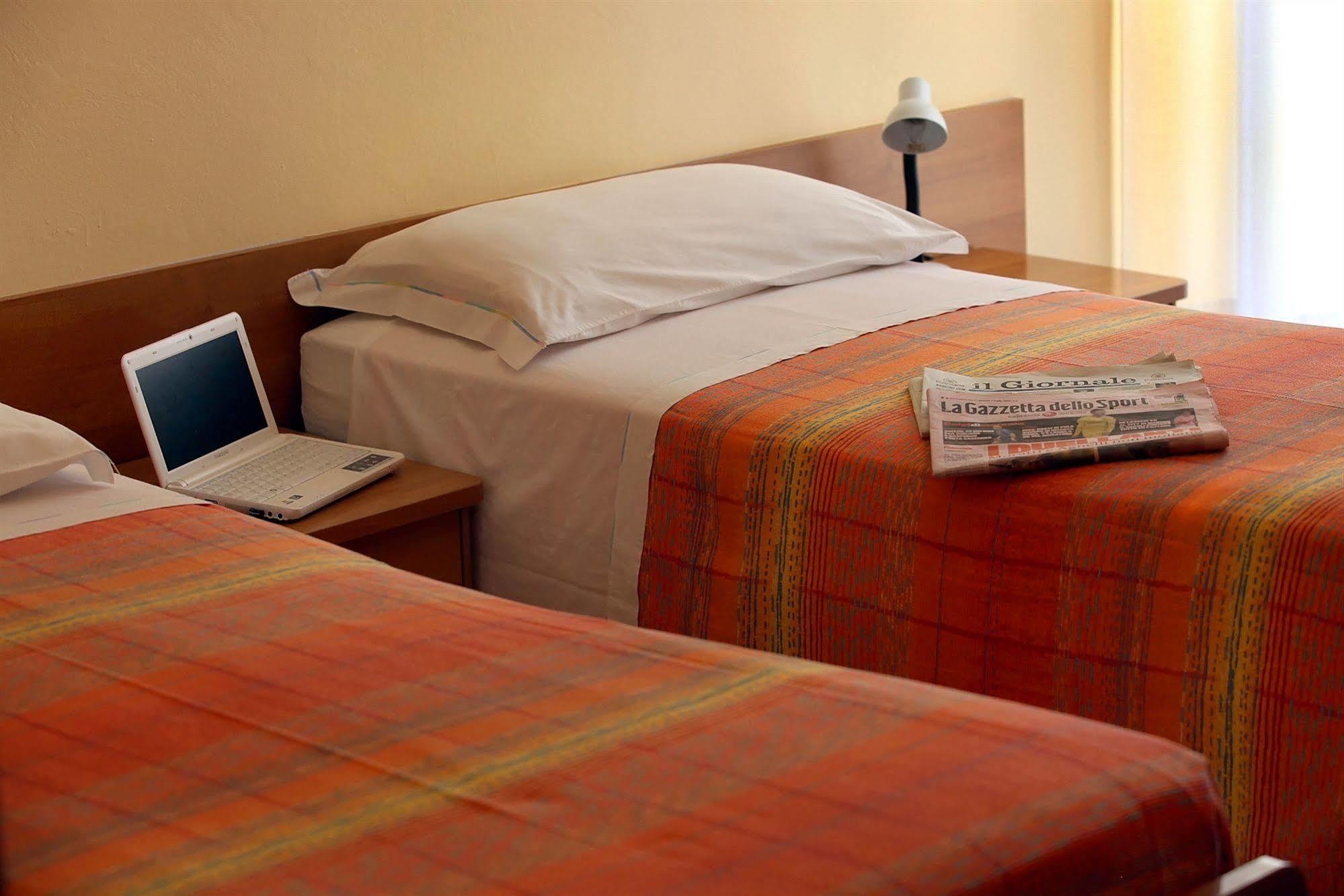 Albergo Centopini Джеммано Экстерьер фото
